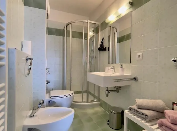 Sunshine @ Rosie Design Apartment