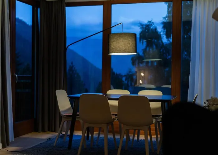 Sunshine @ Rosie Design Apartment