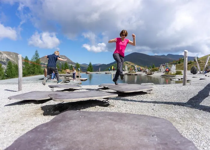 Sunshine @ Rosie Design Apartment